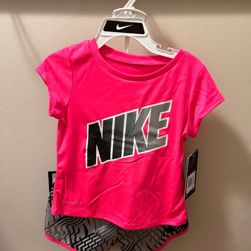 NWT girls Nike set